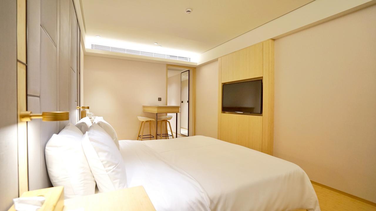 Ji Hotel Shanghai Huai Hai Экстерьер фото