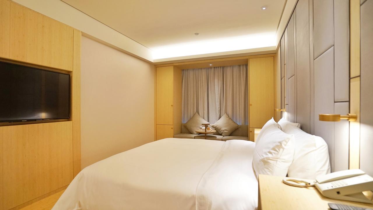 Ji Hotel Shanghai Huai Hai Экстерьер фото